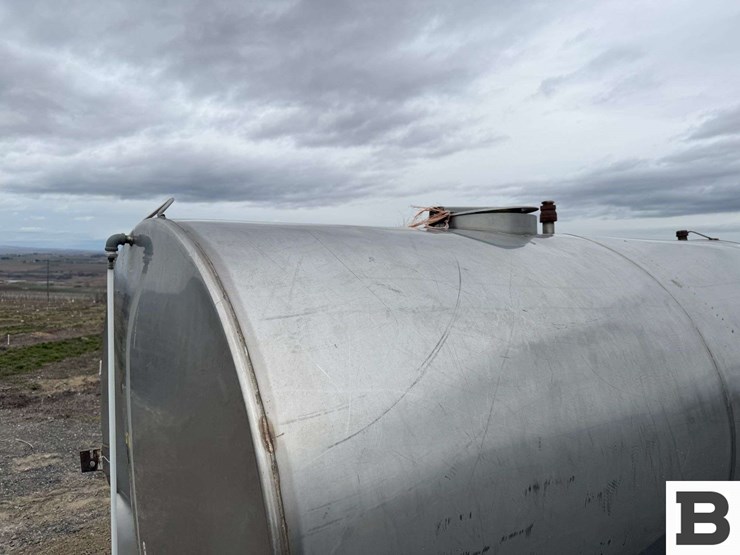 chemigation-trailer-w/-custom-applicator-image-13