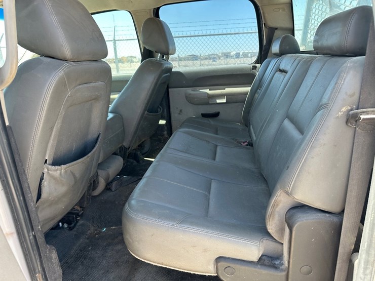 2010-chevrolet-silverado-2500hd-image-10