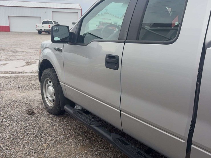 2014-ford-f150-xl-image-12