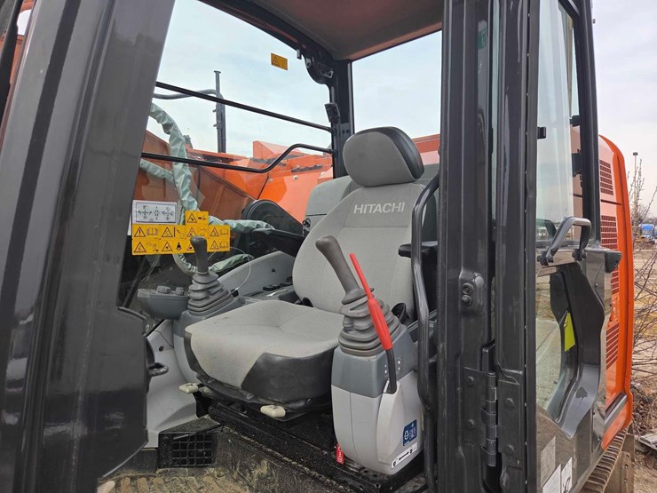 2023-hitachi-zx225us-image-28