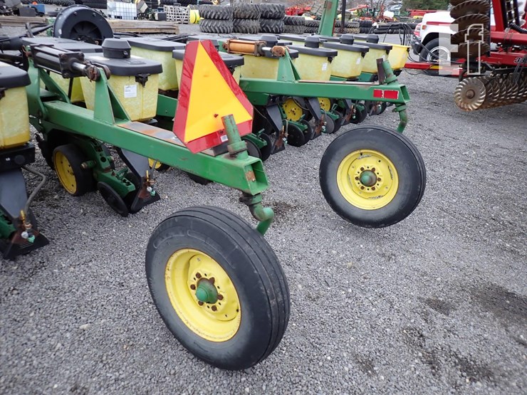 john-deere-7300-image-5