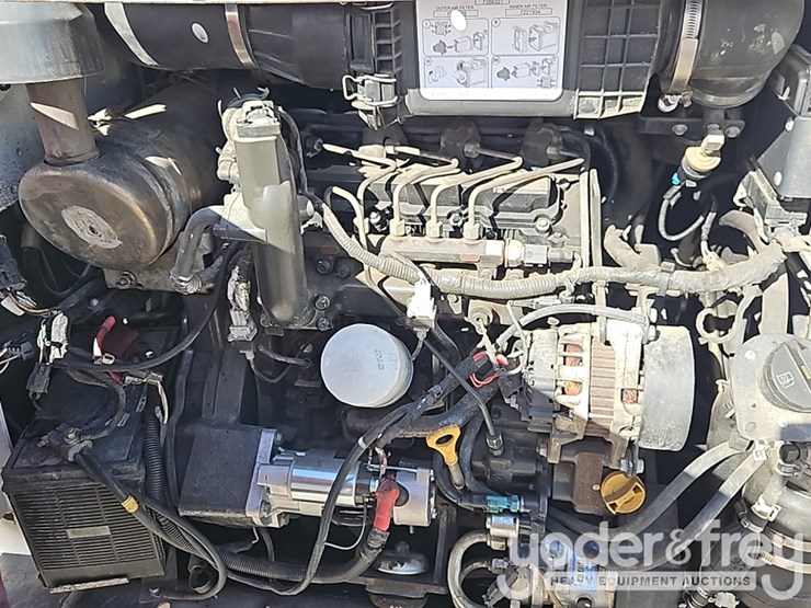 2017-bobcat-s650-image-17