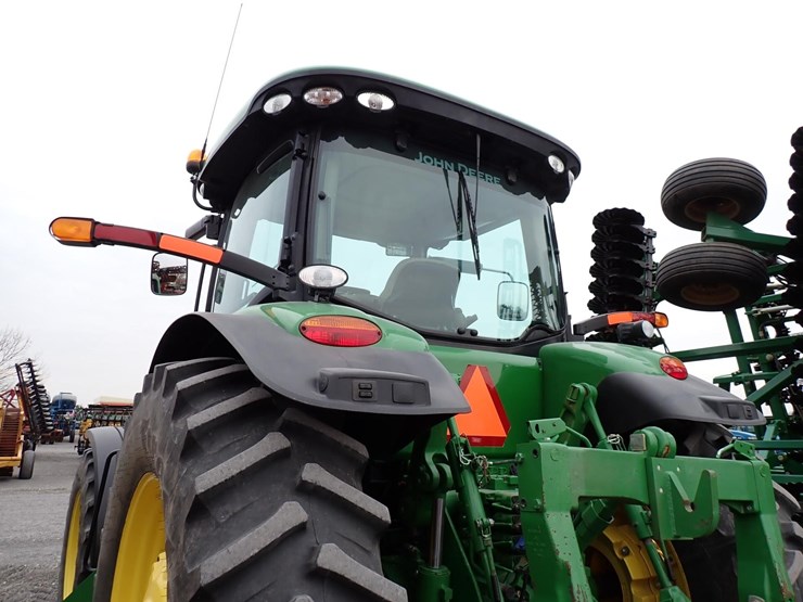 john-deere-8260r-image-13