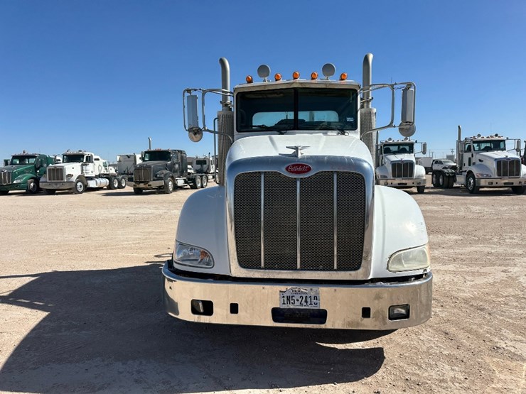 2007-peterbilt-386-image-2