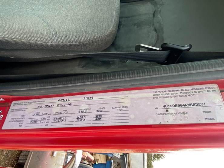 #1152-•-1994-white-gmc-tandem-axle-semi-(has-wi-title)-(non-runner)-(shawano,-wi)-image-35