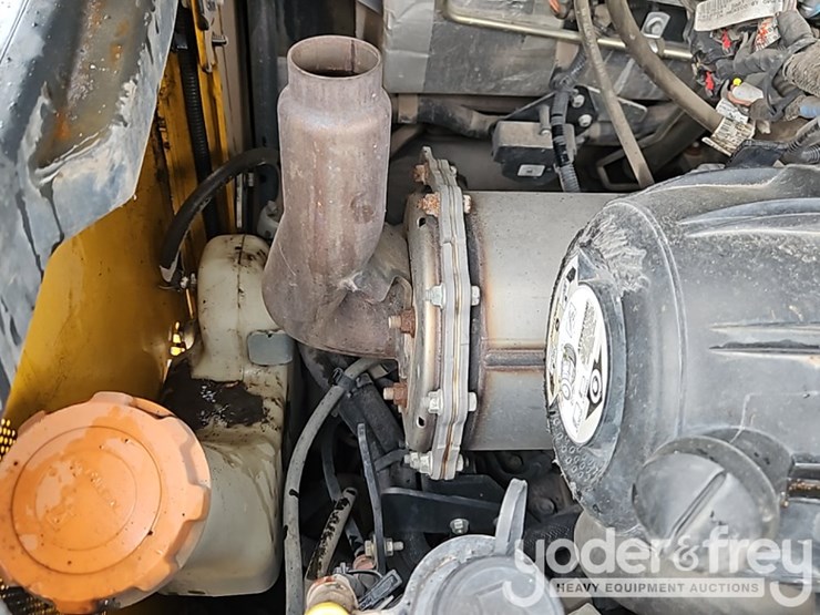 2023-deere-325g-image-22