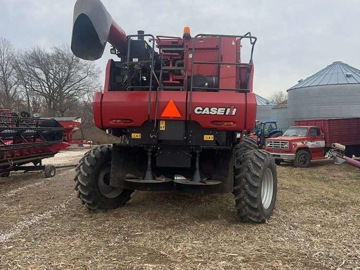 2014-case-ih-5130-image-11