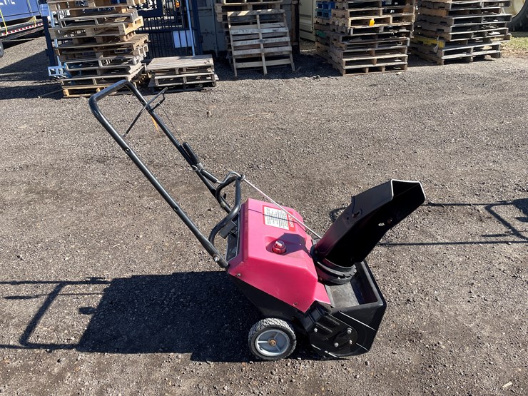 #3106-•-gas-20"-snow-blower-image-2