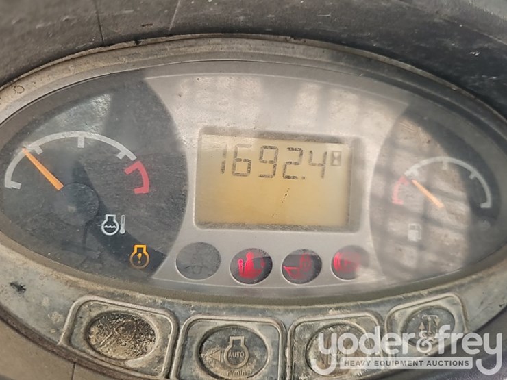 2017-bobcat-s650-image-25