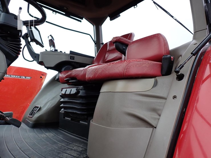 case-ih-magnum-290-image-17