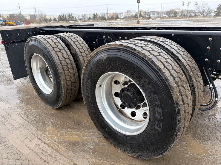 2025-dennis-eagle-proview-image-10