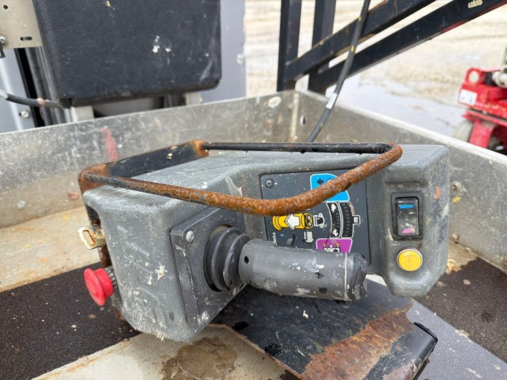 2016-jlg-20mvl-image-8