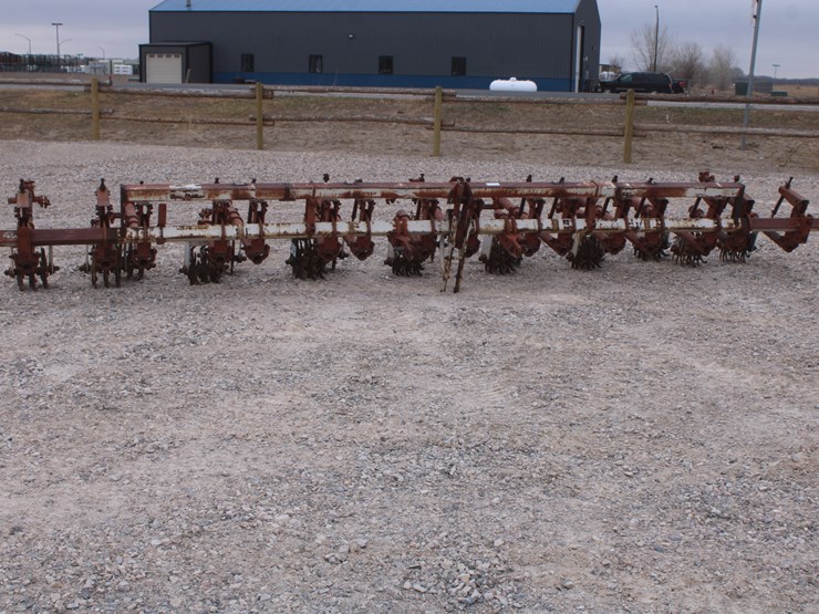#1047-•-lilliston-8-row-field-cultivator-image-8