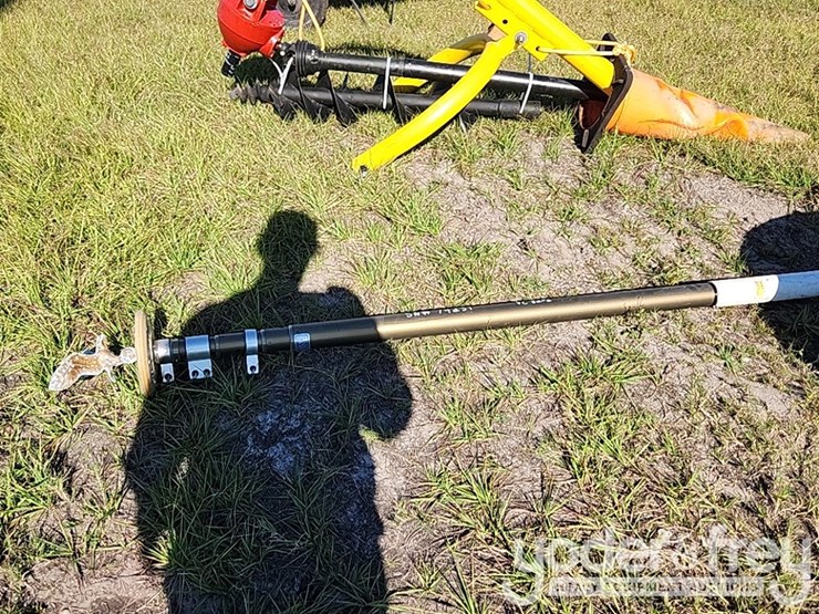 18'-retractable-flagpole,-ground-sleeve-image-2