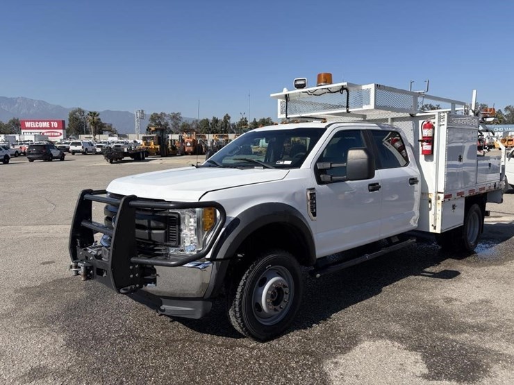 2017-ford-f550-image-1