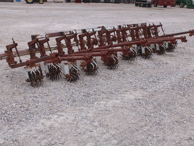 #1047-•-lilliston-8-row-field-cultivator-image-4