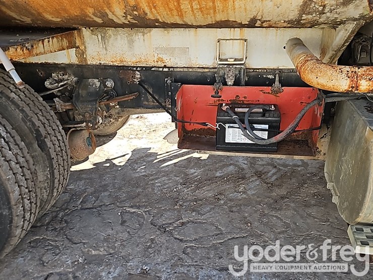 1995-ford-l8000-image-10