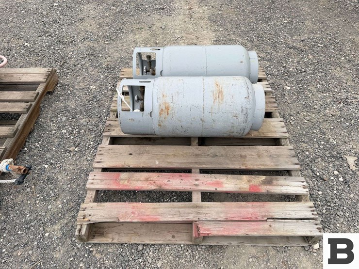 (2)-ul-inc.-industrial-truck-propane-tanks-image-1