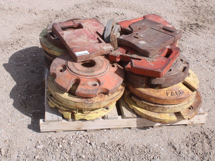 #2082-•-pallet-of-23-tractor-weights-image-2