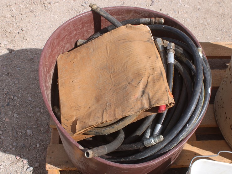 #3004-•-pallet-of-assorted-hydraulic-hoses,-cylinder,-and-misc.-parts-image-6