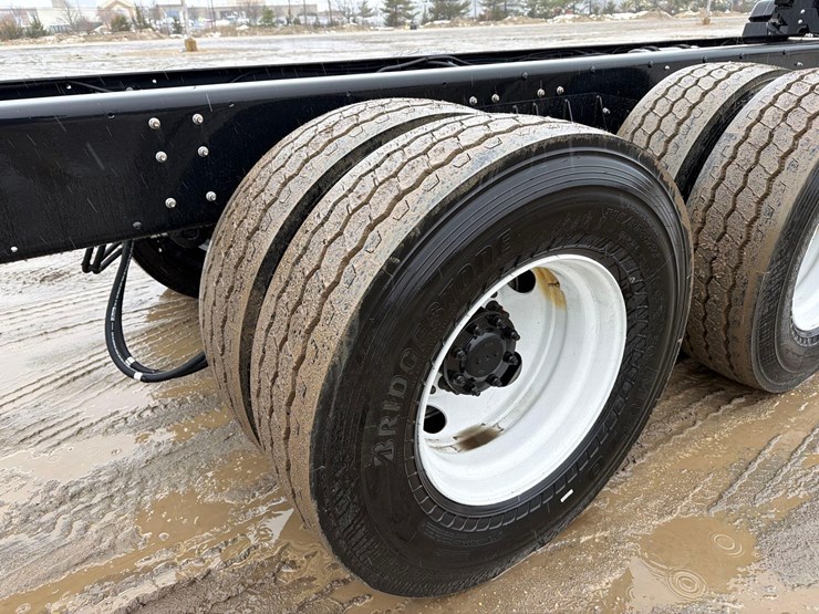 2025-dennis-eagle-proview-image-12