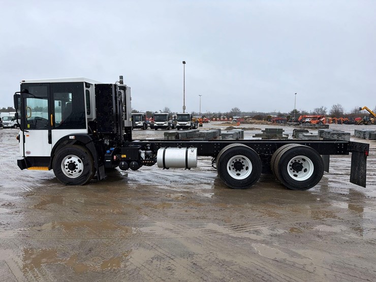 2025-dennis-eagle-proview-image-1