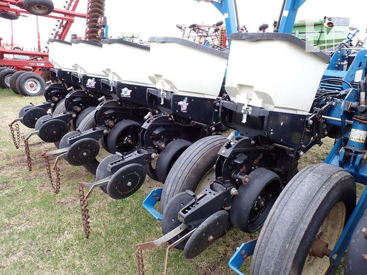 kinze-2300-image-8