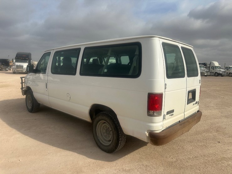 2014-ford-e350-image-5