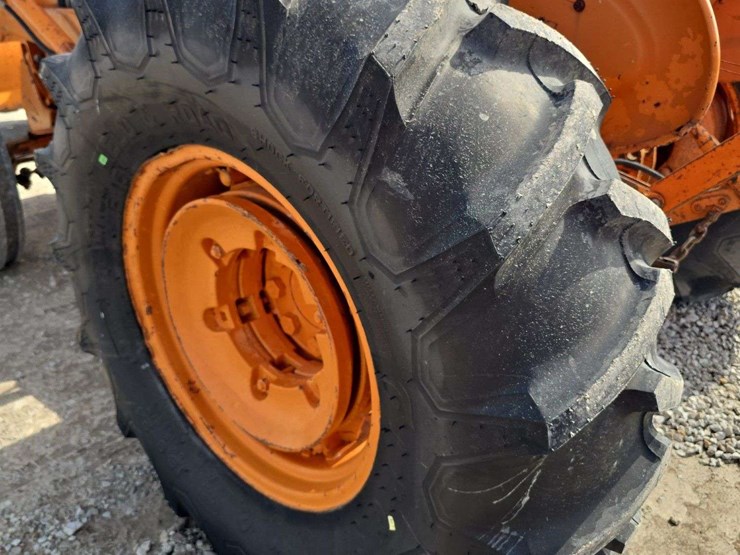 1982-ford-540-image-12