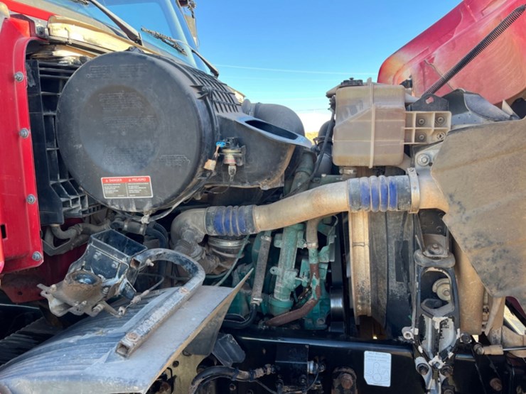 2009-volvo-vhd-bobtail-vacuum-truck-image-10