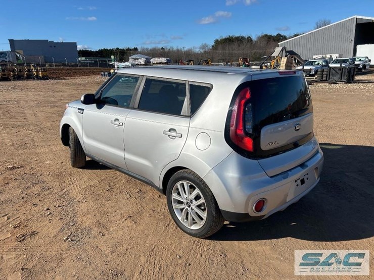 2019-kia-soul-4dr-hatchback-image-2