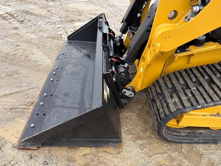 2025-caterpillar-255-image-10