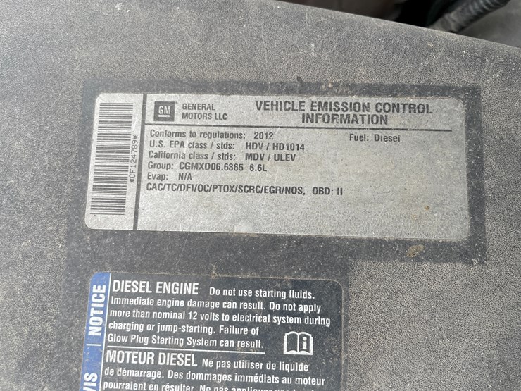 2012-chevrolet-3500-image-40