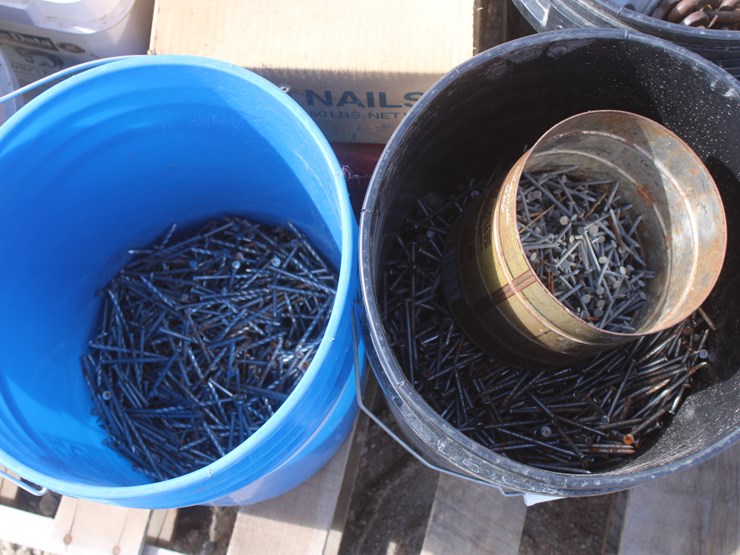 #3007-•-pallet-with-large-assortment-of-nails-and-staples-image-4