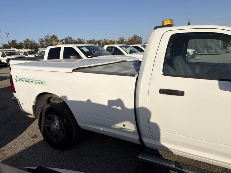 2016-dodge-2500-image-6