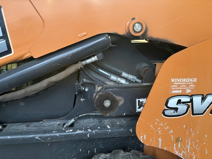 2012-case-sv300-image-23