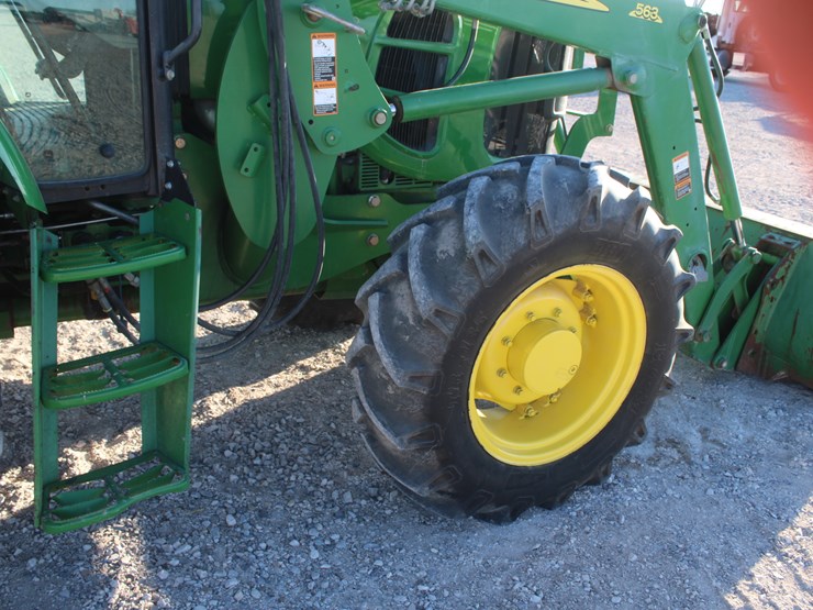 2011-john-deere-6115d-image-39