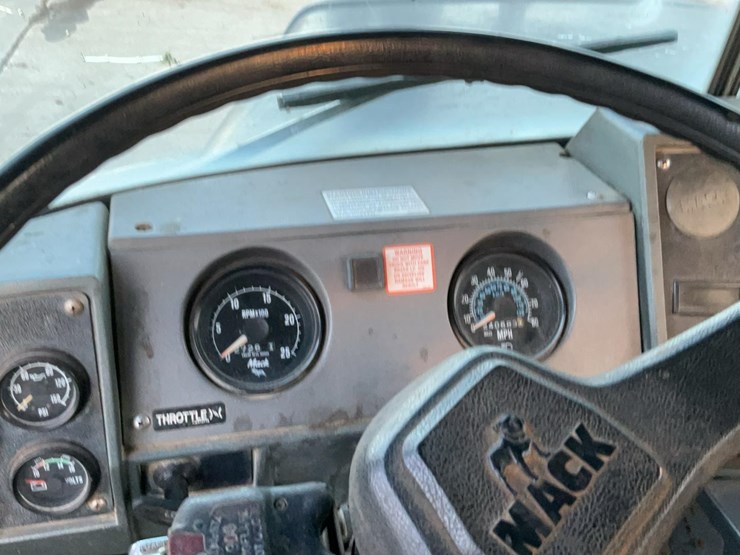1989-mack-dm690s-image-61