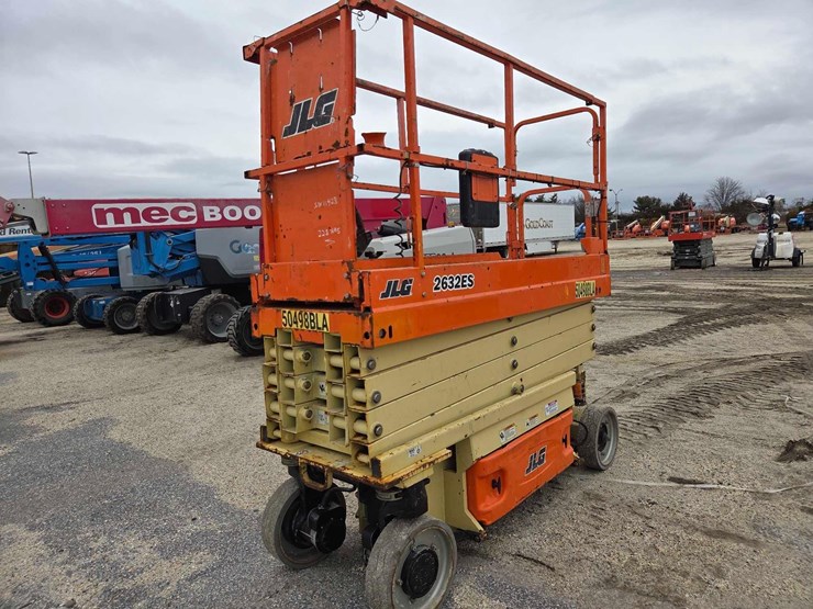 2017-jlg-2632es-image-1