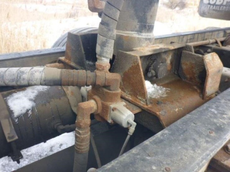 2015-peterbilt-367-image-49