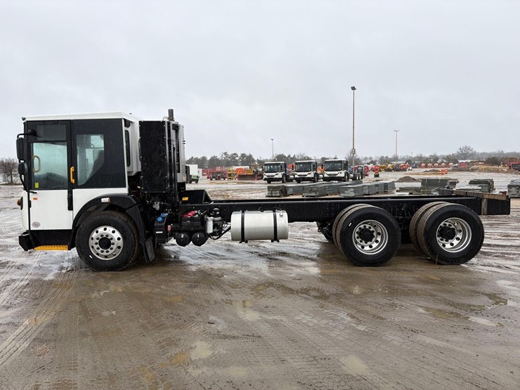 2024-dennis-eagle-proview-image-1