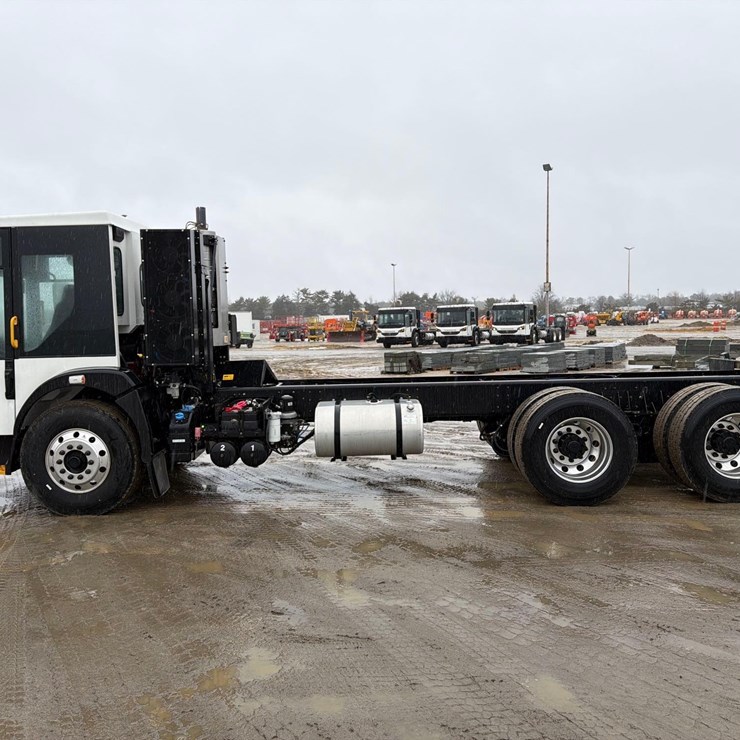 2024 DENNIS EAGLE PROVIEW