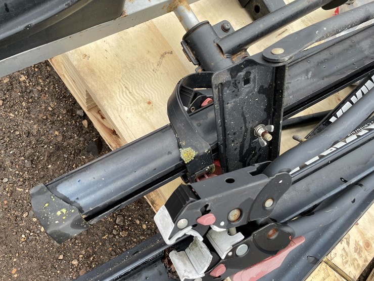 #3058-•-yakima-roof-mounted-bike-rack-image-8