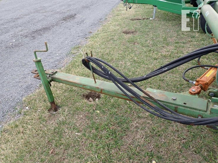 john-deere-220-image-13