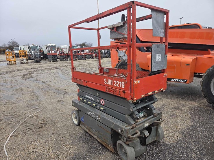 2017-skyjack-sjiii3219-image-2