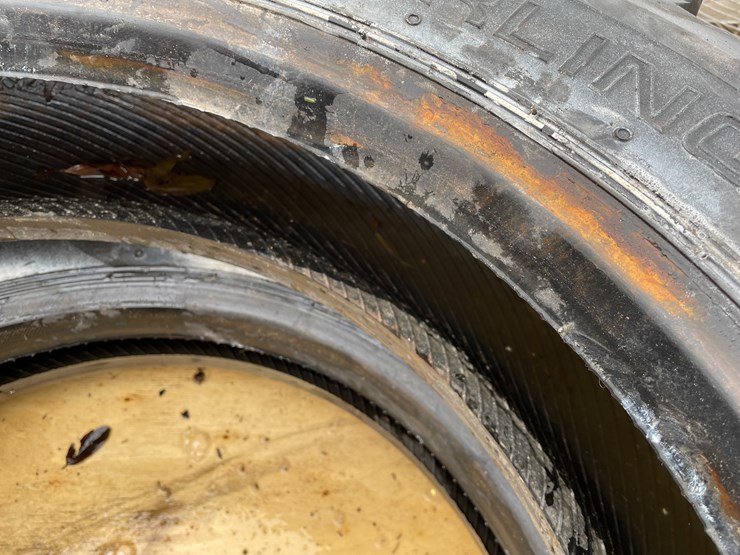 #3053-•-(2)-commuter-tires-image-7