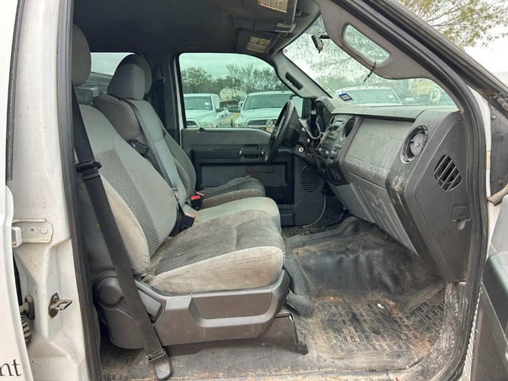 2016-ford-f250-xl-image-9