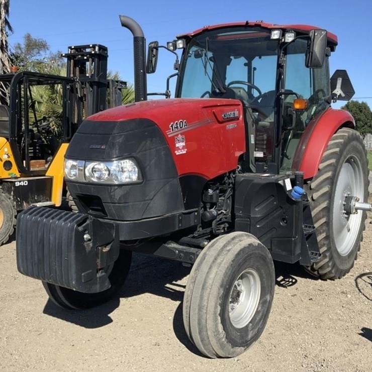 CASE IH FARMALL 140A