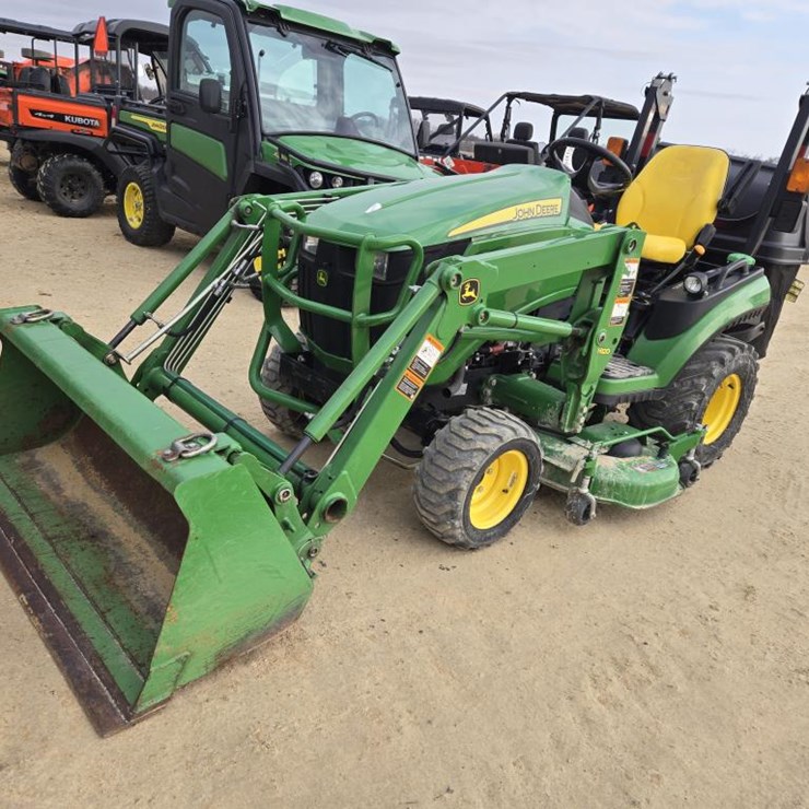 JOHN DEERE 1025R