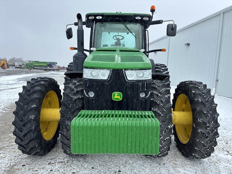 2011-john-deere-8335r-image-11